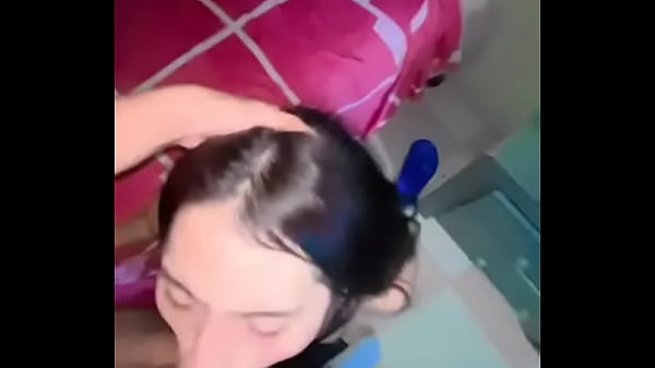 Novia de mi amigo saciándome y ordeñándome
